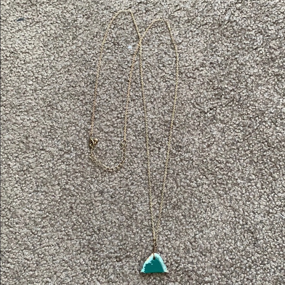 Long pendant necklace with turquoise agate piece